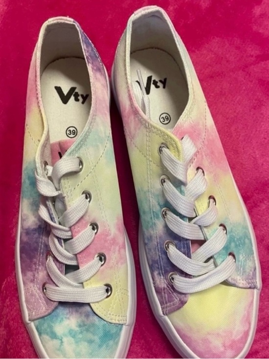 Tie-Dye Pastel Canvas Sneakers - Picture 4 of 6